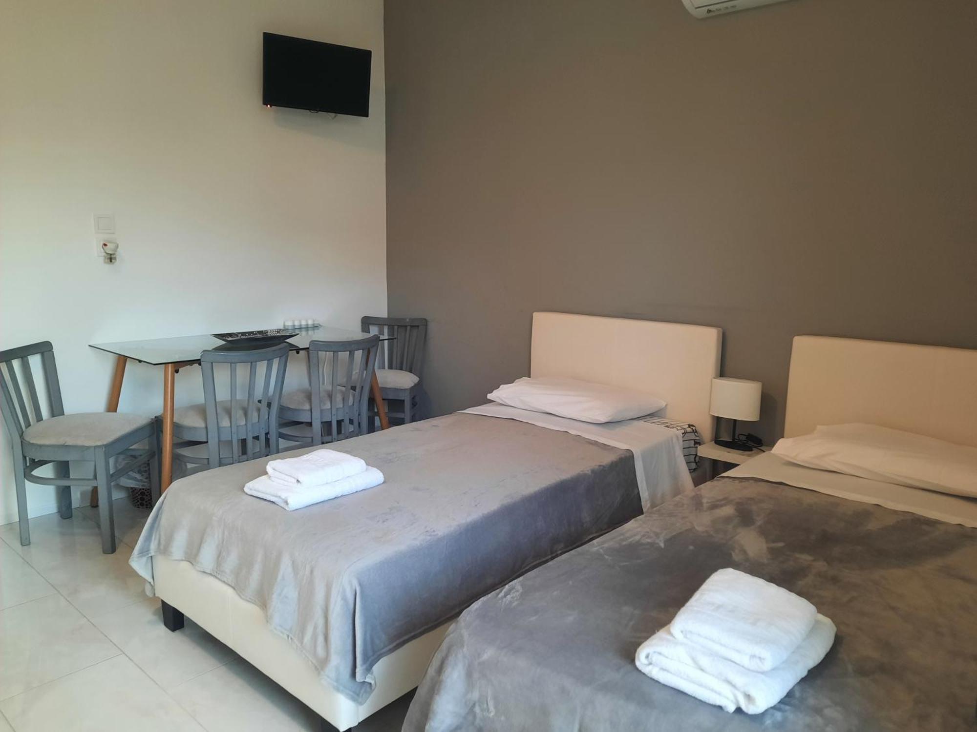 Galotel Agnoudas Near The Airport Markópoulon Esterno foto